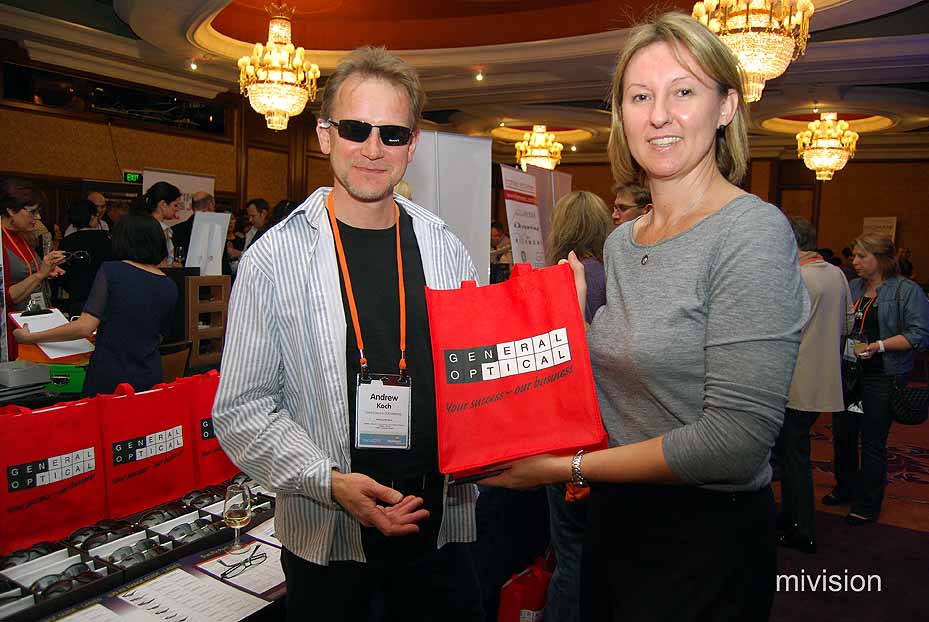 Andrew Koch and Robyn Wren from General Optical - Image 50 Provision Focus 2010 Congress Gallery (40)