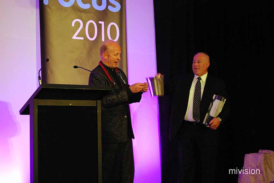 Cam Battaglia and Scott William announce Awards at the Provision 2010 Gala Dinner - Image 100 Provision Focus 2010 Congress Gallery (40)