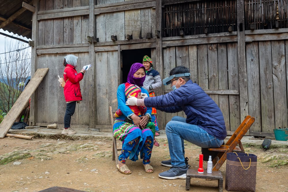 A child's eyes are examined for trachoma in in Ha Giang Dec 2022.