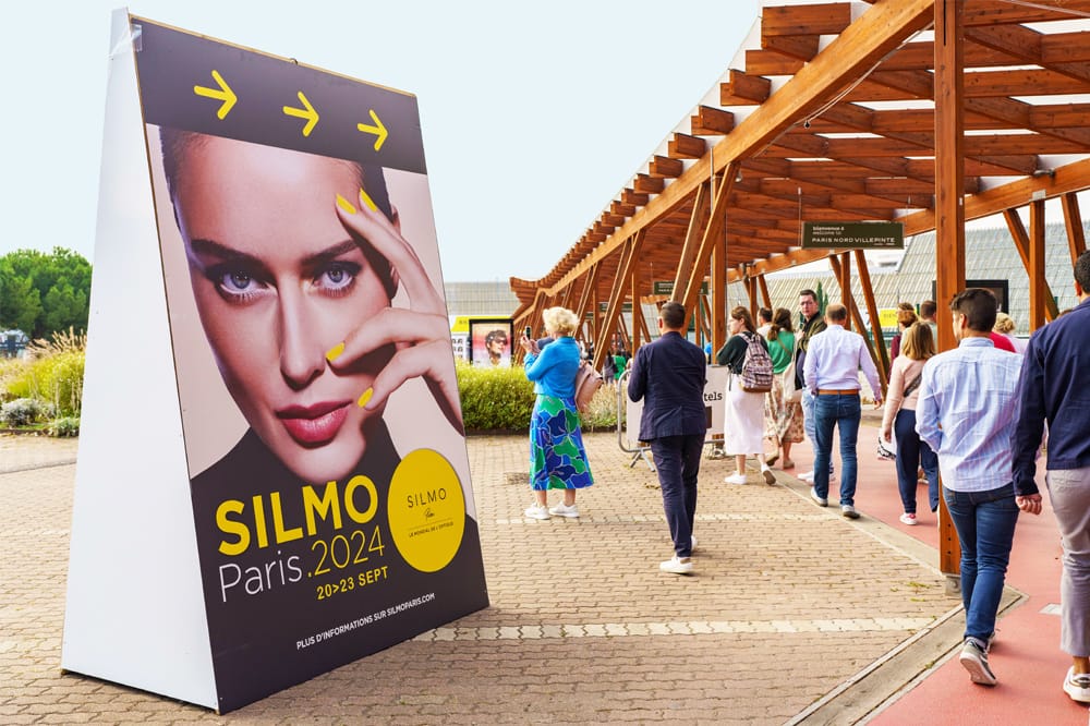 Crowds enter Silmo conference in Paris