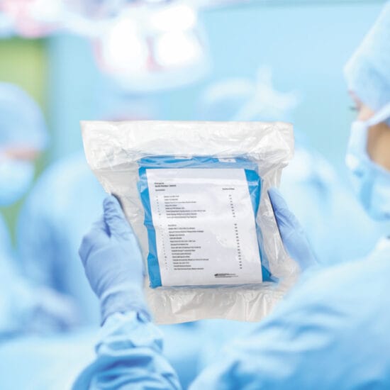 Surgeon looking at CustomEyes Procedure Packs