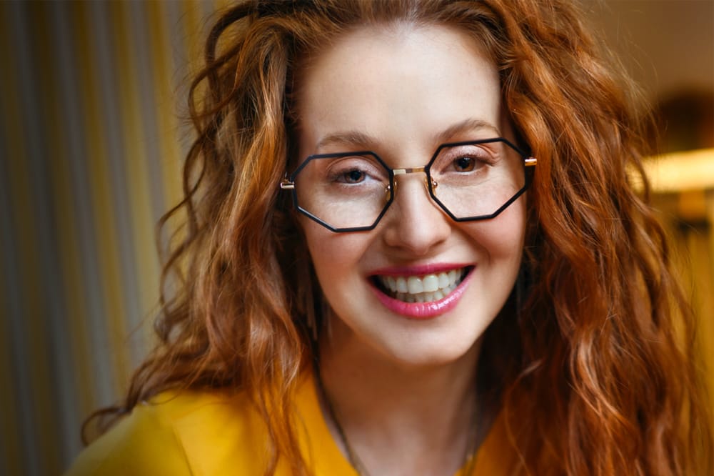 Women wearing glasses with Shamir Glacier Expressions.
